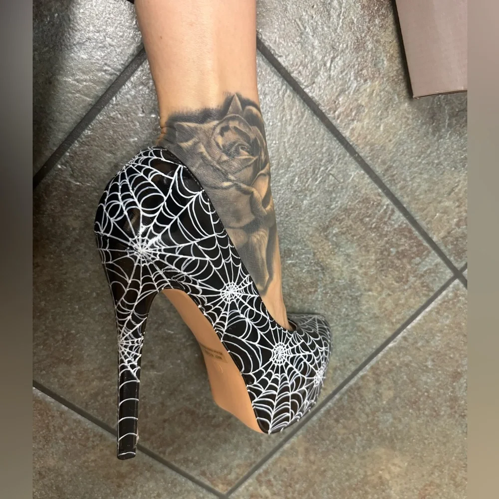 Spiderweb Halloween Heels US8 - Picture 5 of 9